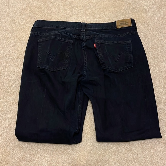 Dark Levi’s - Picture 5 of 5